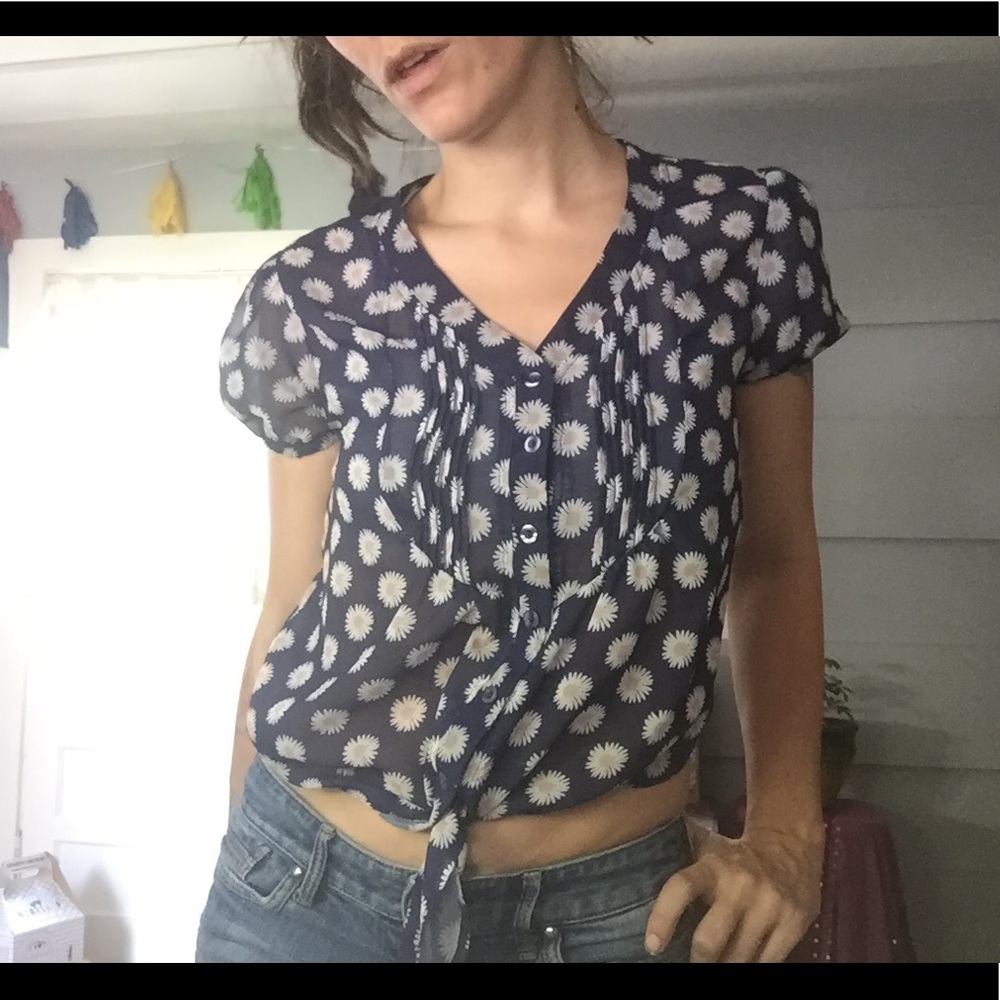 Sheer Daisy Print tie-front short sleeve top